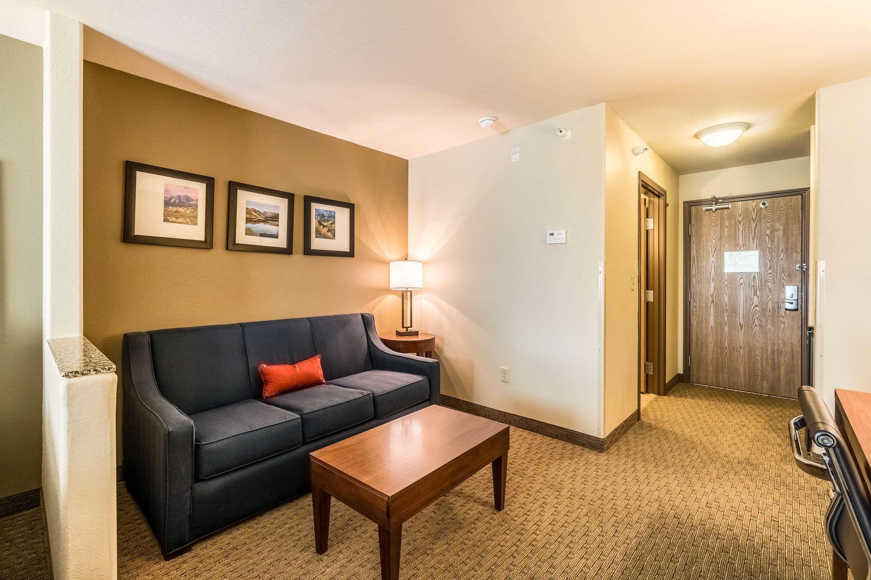 Comfort Inn & Suites Rifle Exterior foto